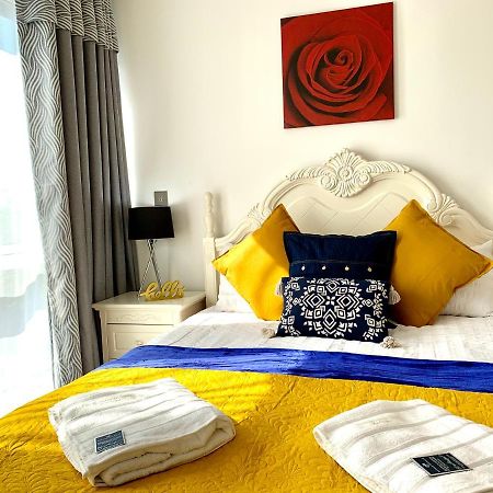 2-Bedrooms Modern Apartment Next To Velodrome, Lounge, Balcony, Parking, Abba Лондон Екстериор снимка