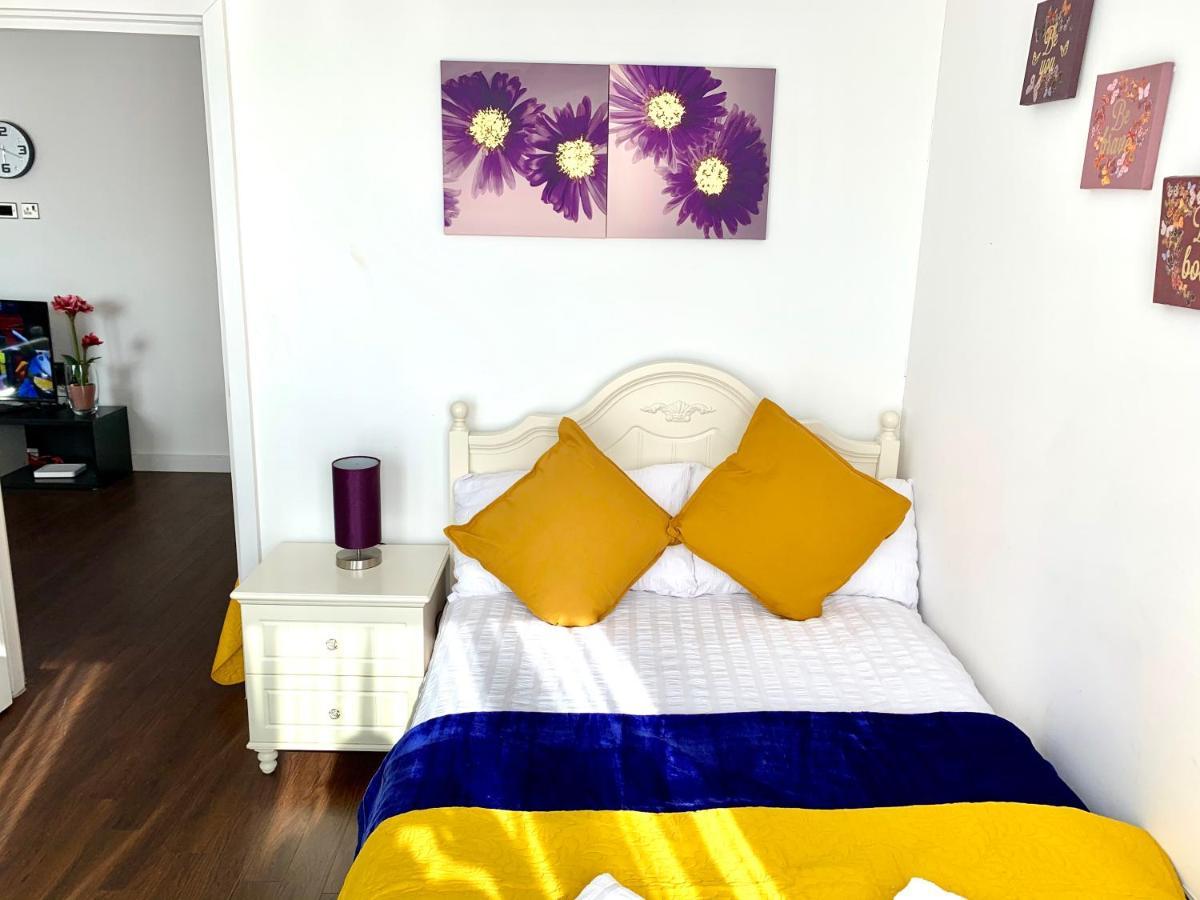 2-Bedrooms Modern Apartment Next To Velodrome, Lounge, Balcony, Parking, Abba Лондон Екстериор снимка