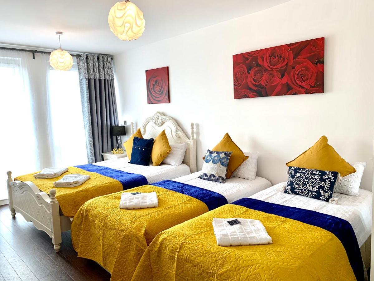 2-Bedrooms Modern Apartment Next To Velodrome, Lounge, Balcony, Parking, Abba Лондон Екстериор снимка