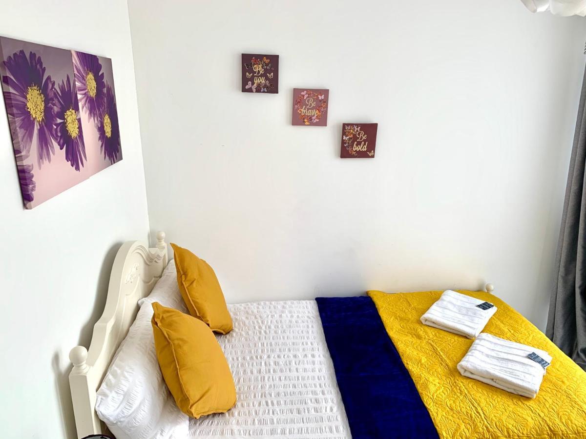 2-Bedrooms Modern Apartment Next To Velodrome, Lounge, Balcony, Parking, Abba Лондон Екстериор снимка