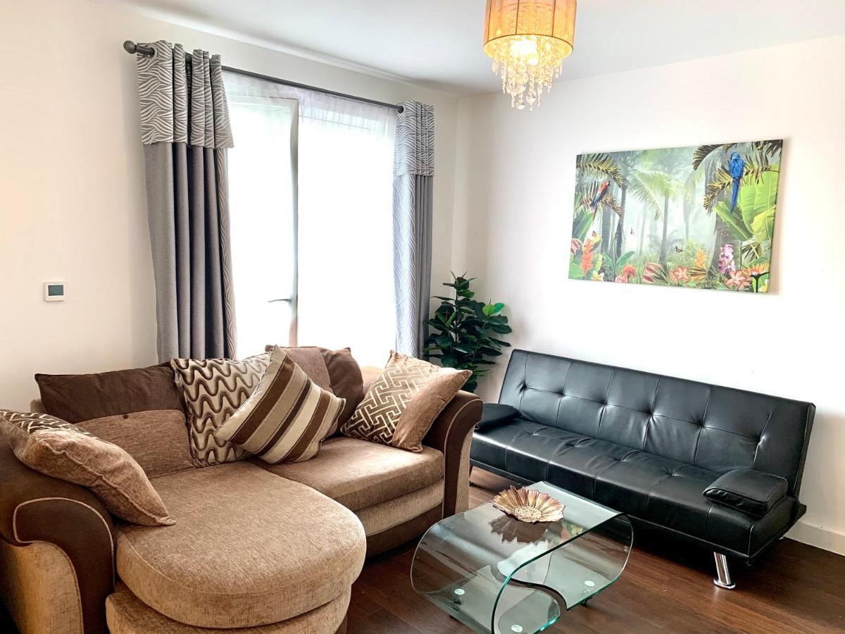 2-Bedrooms Modern Apartment Next To Velodrome, Lounge, Balcony, Parking, Abba Лондон Екстериор снимка
