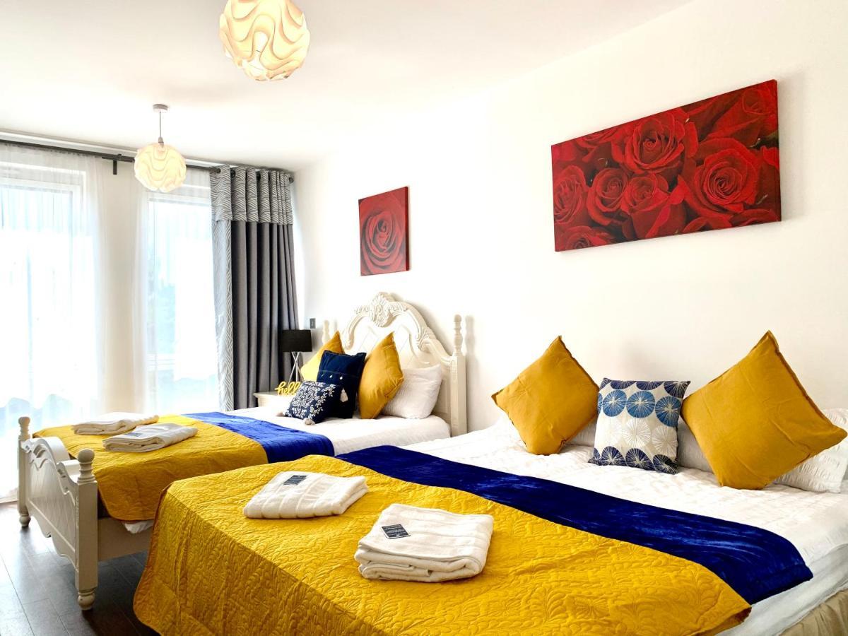 2-Bedrooms Modern Apartment Next To Velodrome, Lounge, Balcony, Parking, Abba Лондон Екстериор снимка