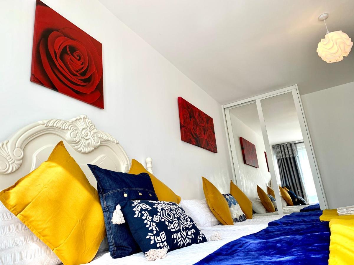 2-Bedrooms Modern Apartment Next To Velodrome, Lounge, Balcony, Parking, Abba Лондон Екстериор снимка