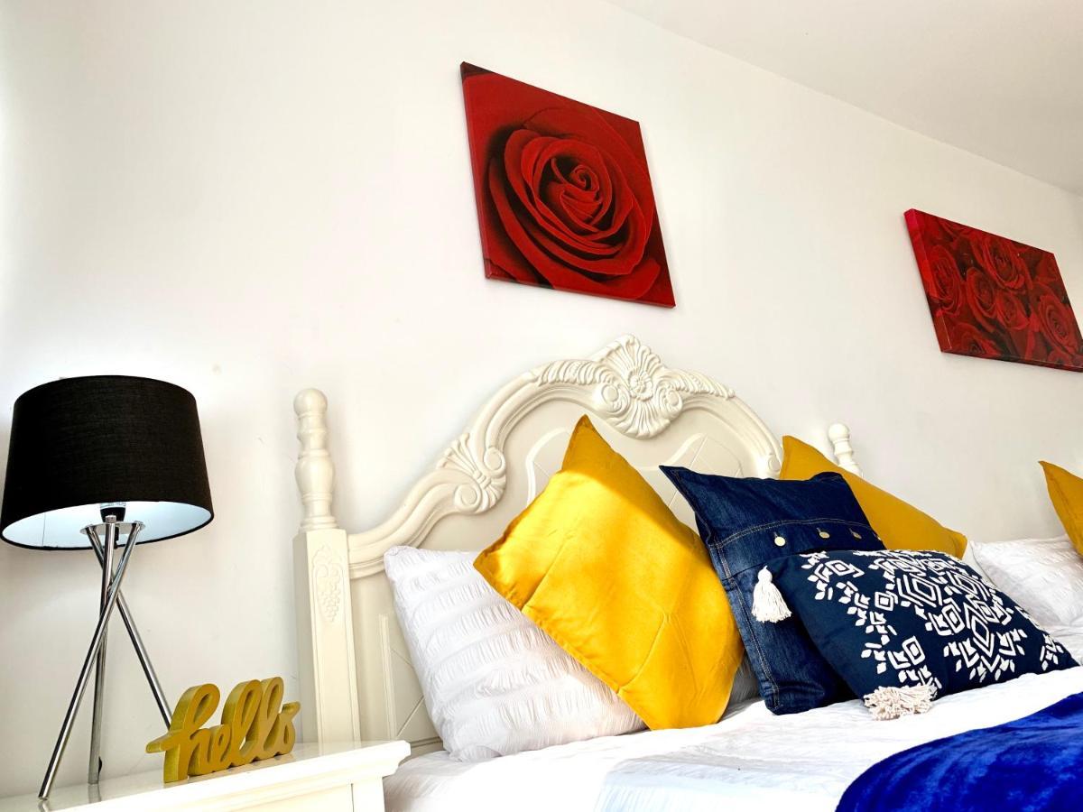 2-Bedrooms Modern Apartment Next To Velodrome, Lounge, Balcony, Parking, Abba Лондон Екстериор снимка