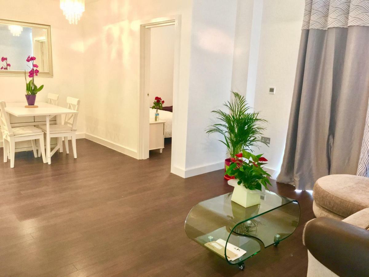 2-Bedrooms Modern Apartment Next To Velodrome, Lounge, Balcony, Parking, Abba Лондон Екстериор снимка