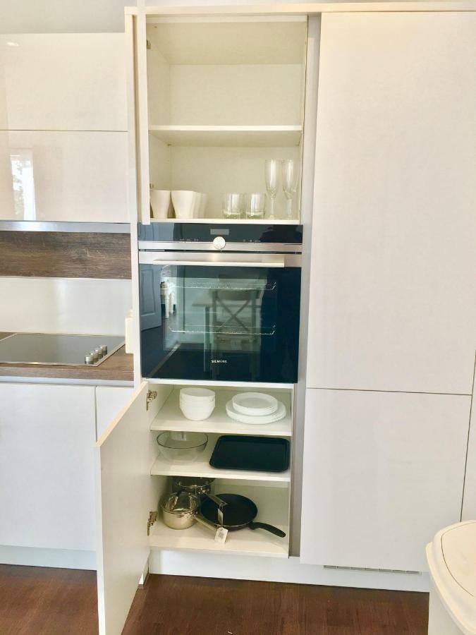 2-Bedrooms Modern Apartment Next To Velodrome, Lounge, Balcony, Parking, Abba Лондон Екстериор снимка