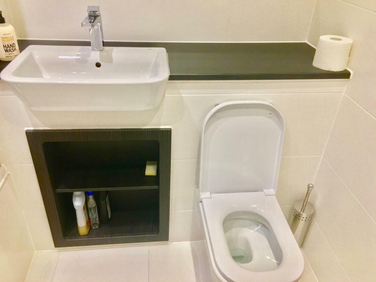 2-Bedrooms Modern Apartment Next To Velodrome, Lounge, Balcony, Parking, Abba Лондон Екстериор снимка