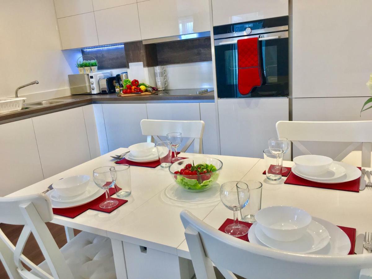 2-Bedrooms Modern Apartment Next To Velodrome, Lounge, Balcony, Parking, Abba Лондон Екстериор снимка