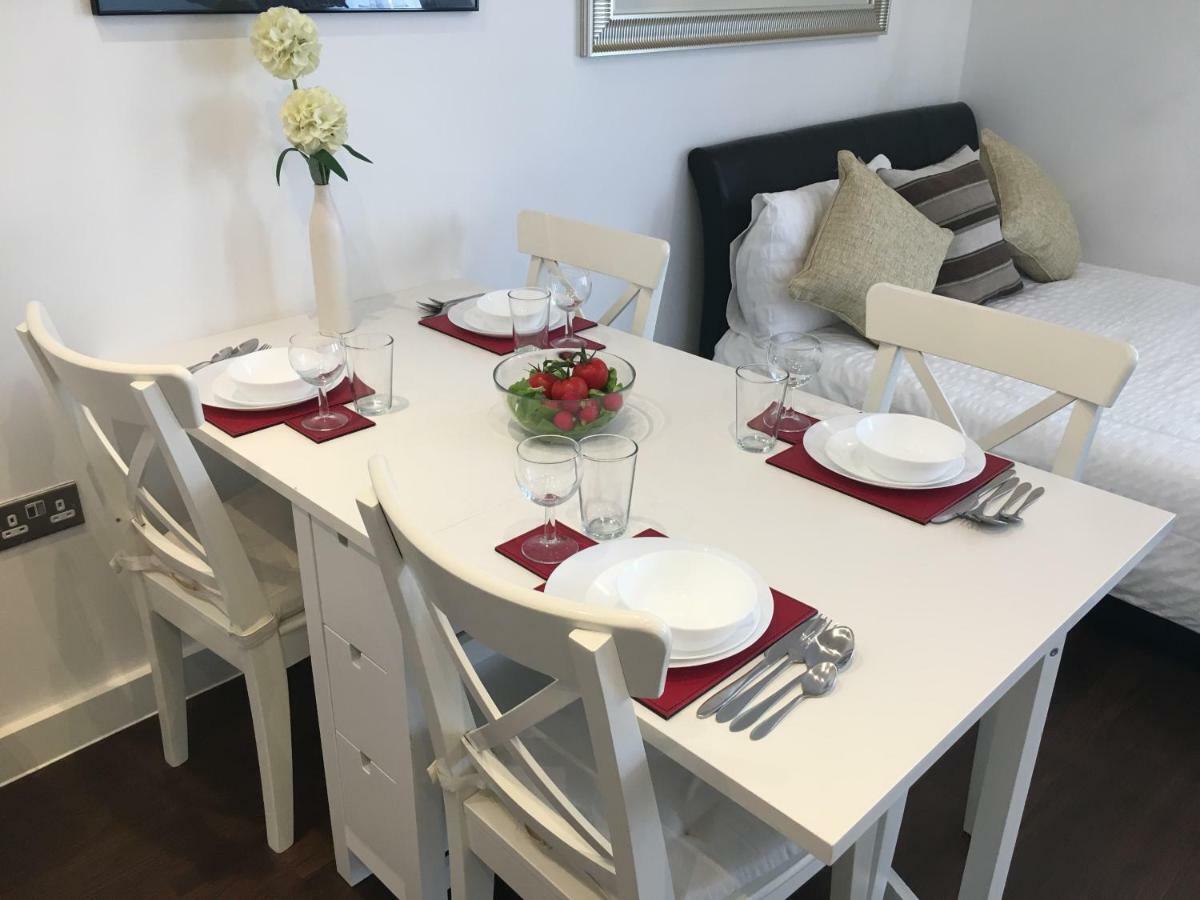 2-Bedrooms Modern Apartment Next To Velodrome, Lounge, Balcony, Parking, Abba Лондон Екстериор снимка